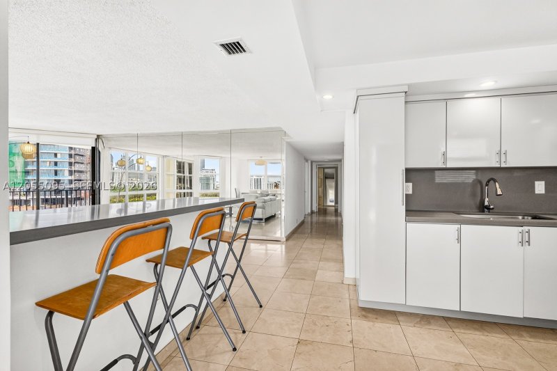 Comprar apartamento no Brickell Place B1109