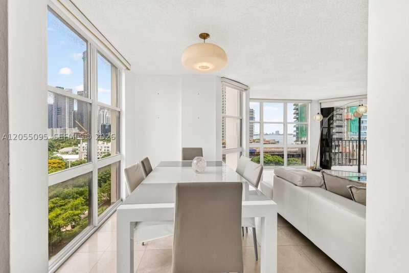 Comprar apartamento no Brickell Place B1109