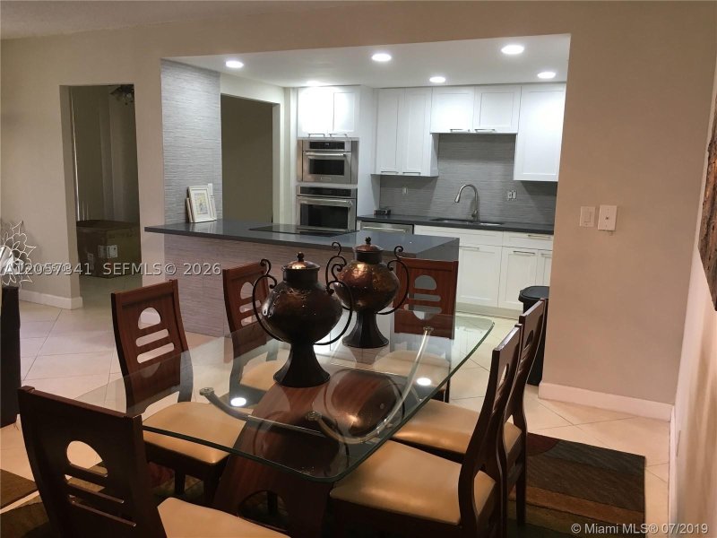 Alquiler de apartamento en Key Colony IV Botanica 347