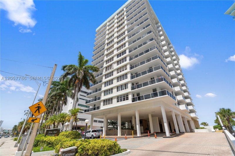 Apartment for rent at Sea Air Towers 311