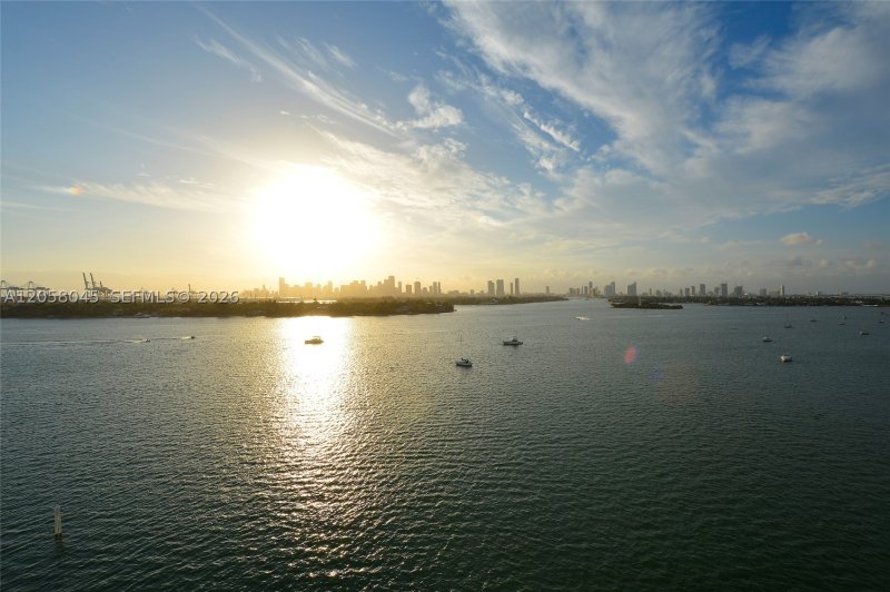 Comprar apartamento no 1100 West Condo (Mondrian located) 1016