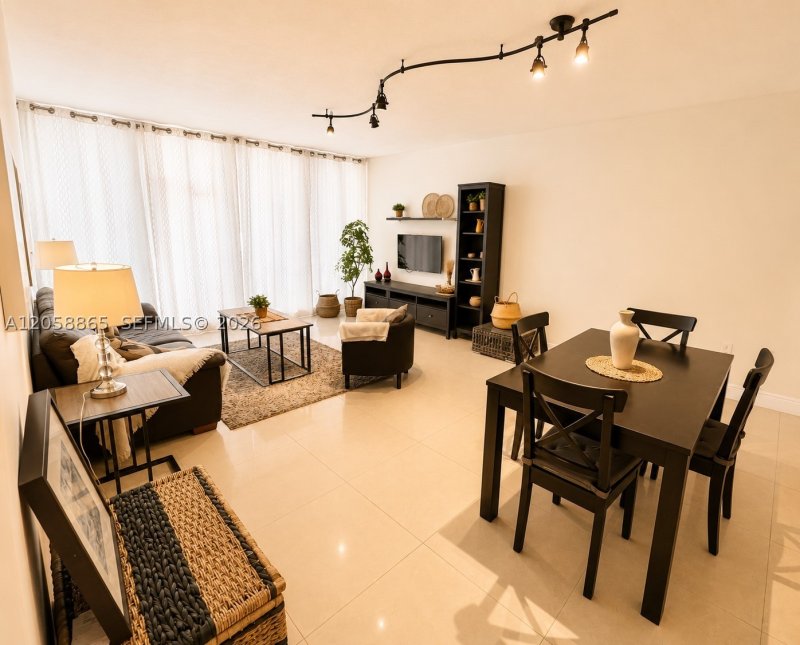 Condo for sale at Alexander Towers 411