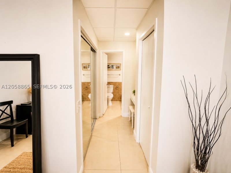 Condo for sale at Alexander Towers 411