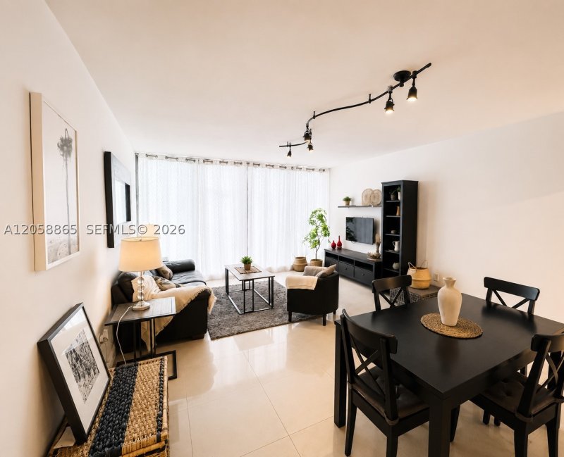 Condo for sale at Alexander Towers 411
