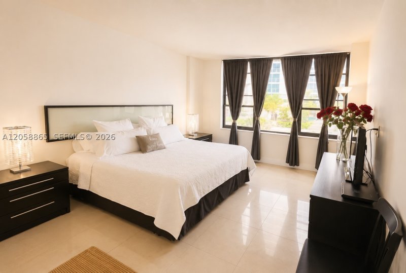 Condo for sale at Alexander Towers 411