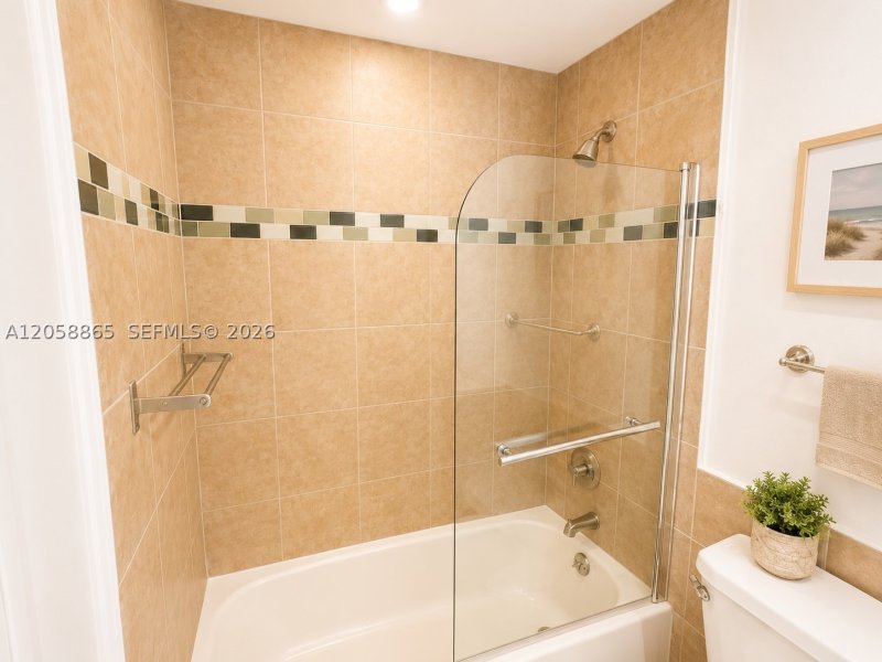 Condo for sale at Alexander Towers 411