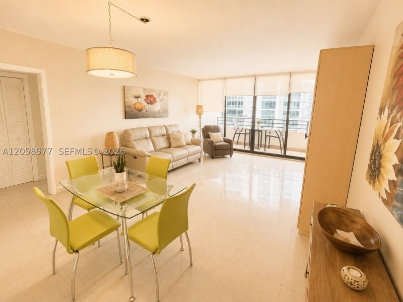 Condo for sale at Alexander Towers 911