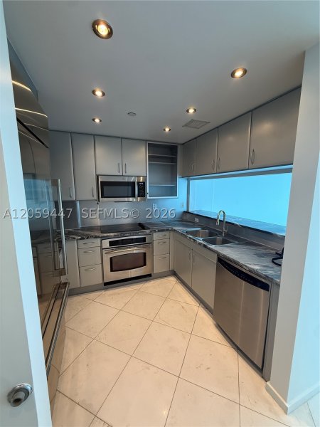 Aluguel de apartamento no Bentley Bay North 1013