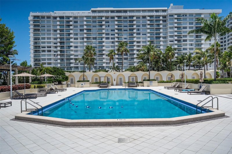 Comprar apartamento no 5600 Collins 7J