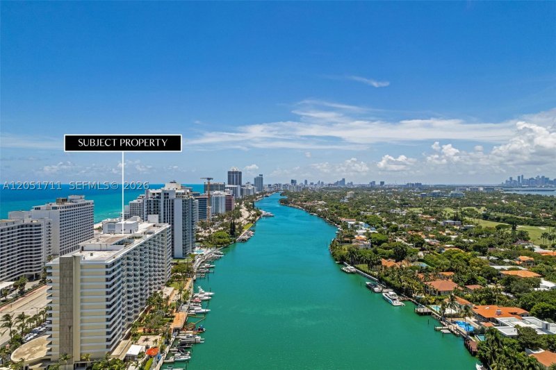 Comprar apartamento no 5600 Collins 7J