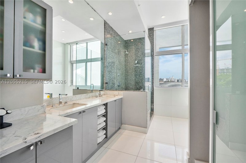 Comprar apartamento en The Meridian Lofts PH-16