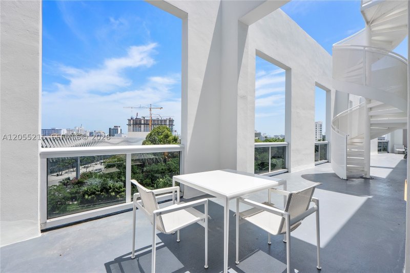 Comprar apartamento en The Meridian Lofts PH-16