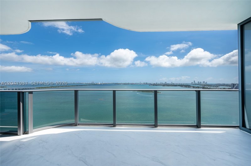 Aluguel de apartamento no Aria Reserve Miami 2502