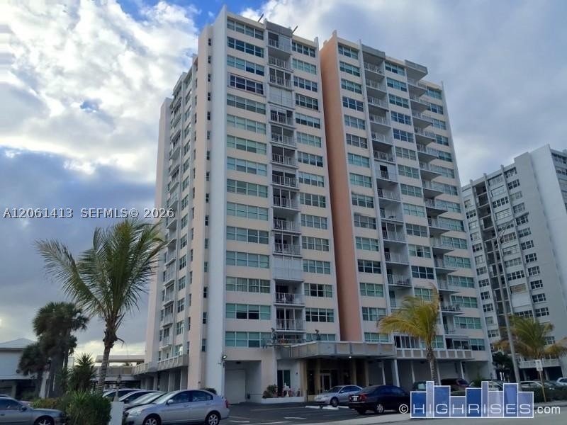 Trafalgar Towers Apt #1004