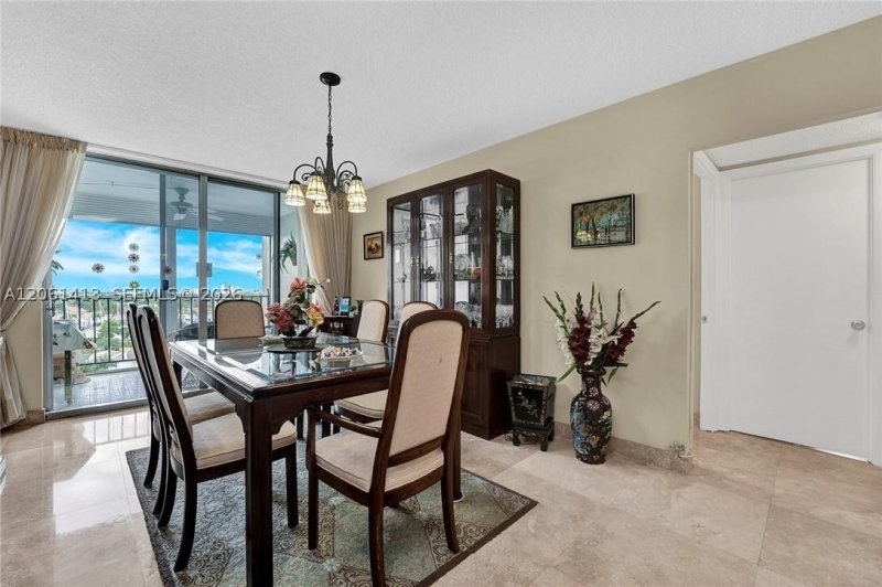 Apartment for rent at Trafalgar Towers 1004