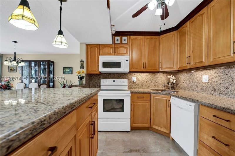 Apartment for rent at Trafalgar Towers 1004