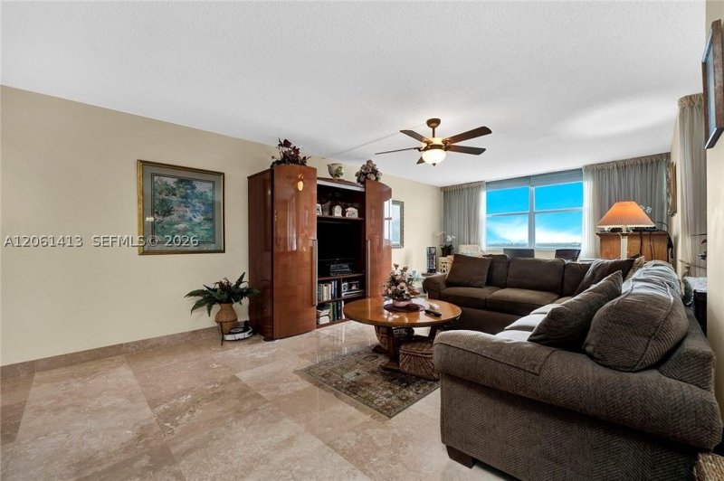 Apartment for rent at Trafalgar Towers 1004