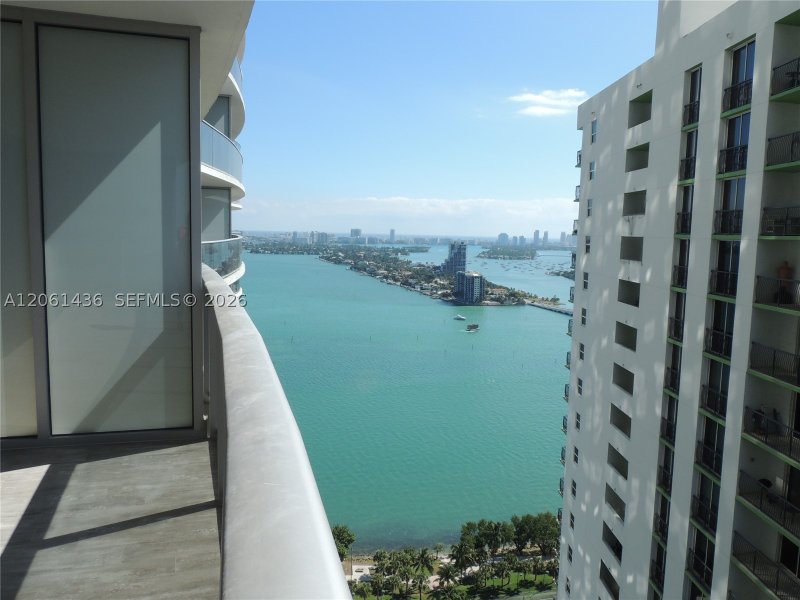 Comprar apartamento no Aria on The Bay 3104