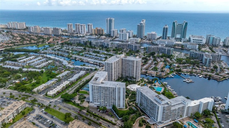 Condo for sale at Olympus Condo 517
