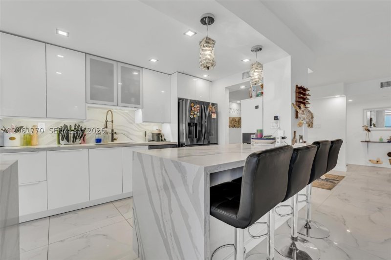 Del Prado South Tower Apt #901