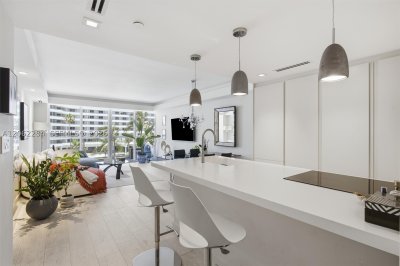 5600 Collins Apt #5A