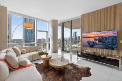 Paramount Miami WorldCenter Apt #3201