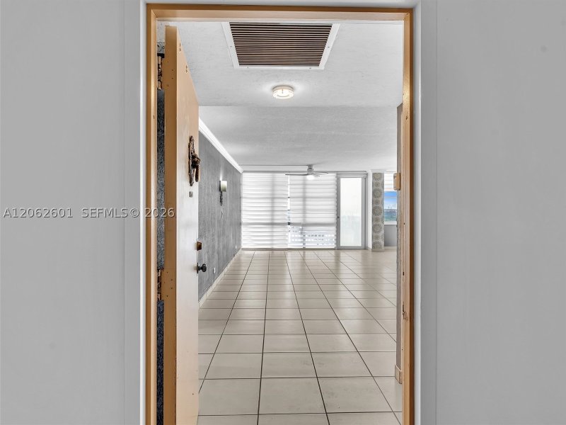 Comprar apartamento en Winston Towers 2205