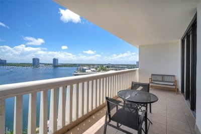 1000 Williams Island Apt #1206