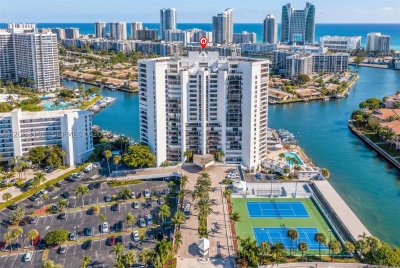 Anchor Bay Club Apt #720