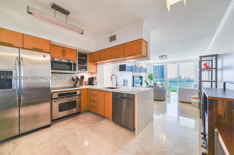 Comprar apartamento no Brickell on the River North 3002