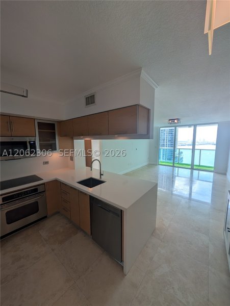 Comprar apartamento no Brickell on the River North 3002