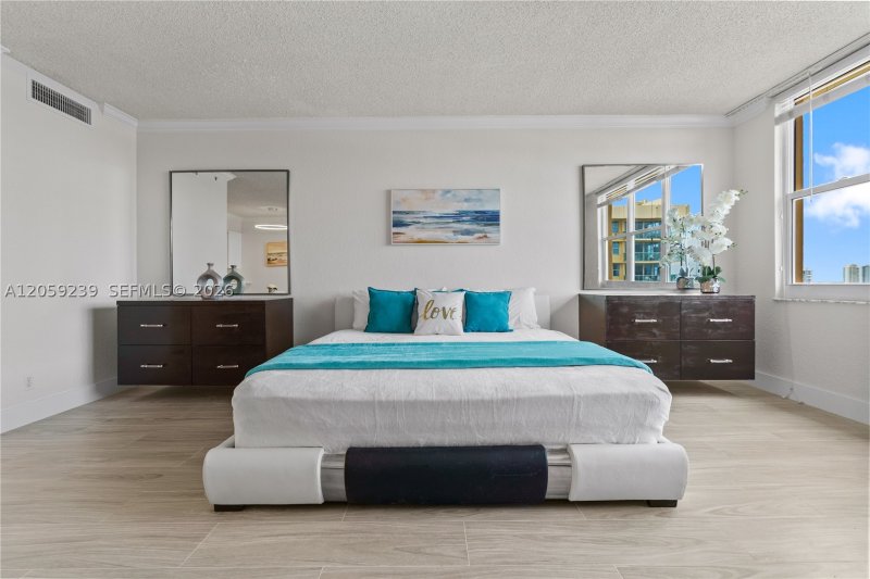 Condo for sale at The Wave Condo 1527