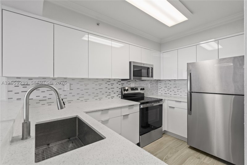 Condo for sale at The Wave Condo 1527