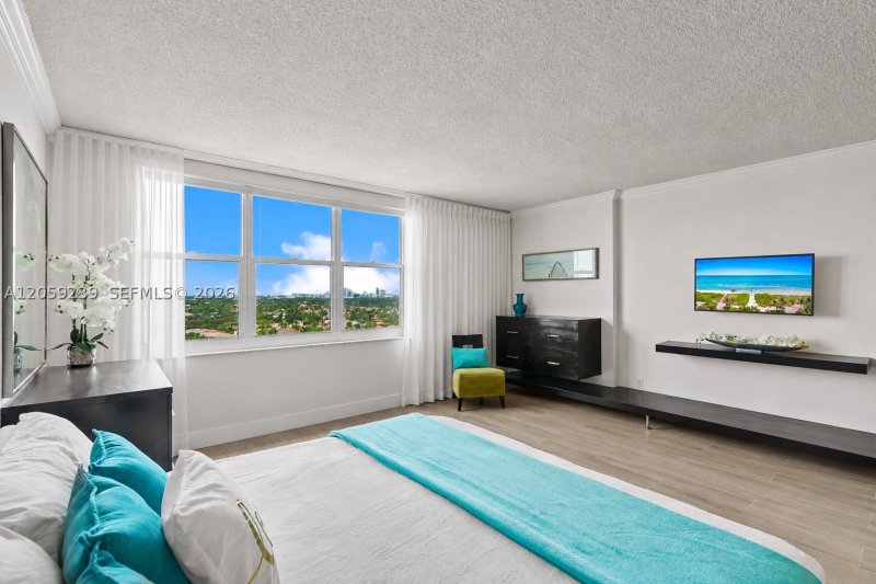 Condo for sale at The Wave Condo 1527