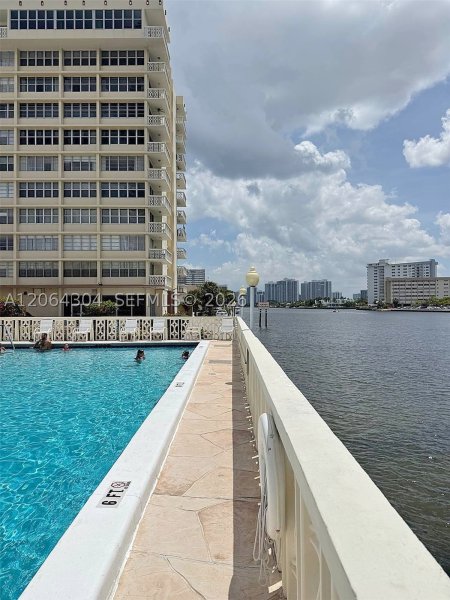 Condo for sale at Imperial Towers 824