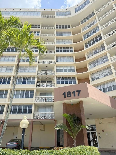 Condo for sale at Imperial Towers 824