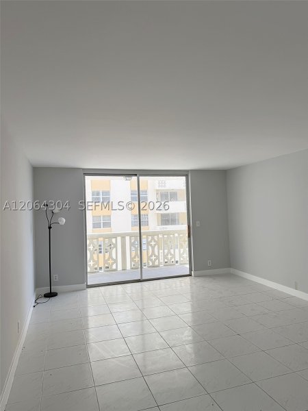 Condo for sale at Imperial Towers 824