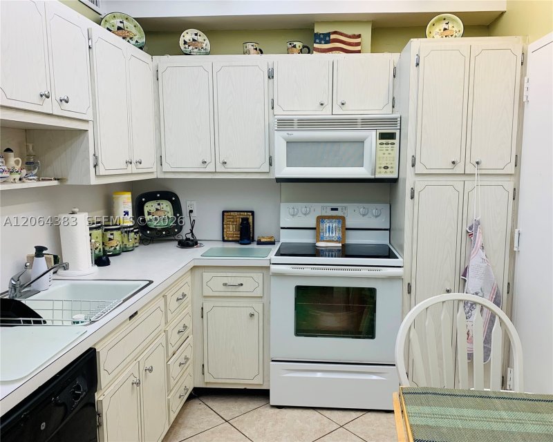 Apartment for rent at The Hemispheres 6K