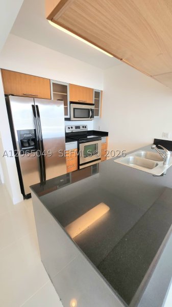 Comprar apartamento no Opera Tower 2010
