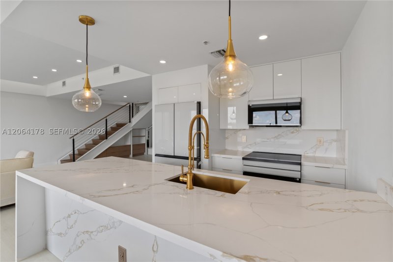 Apartment for rent at Midtown Midblock 545