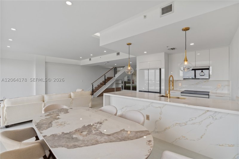 Apartment for rent at Midtown Midblock 545