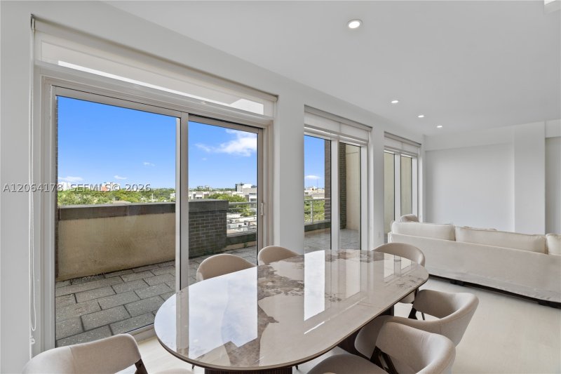 Apartment for rent at Midtown Midblock 545