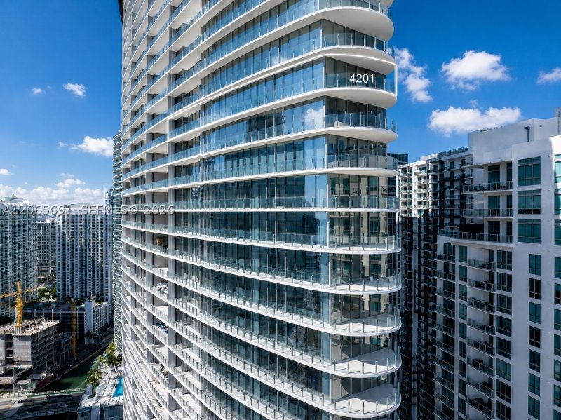 Aluguel de apartamento no Aston Martin Residences 4201E