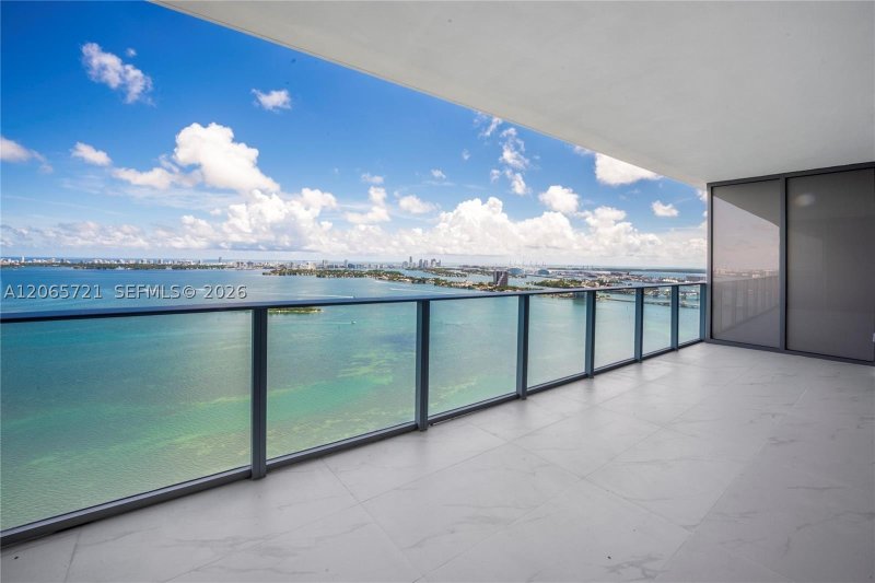 Comprar apartamento en Aria Reserve Miami 3502