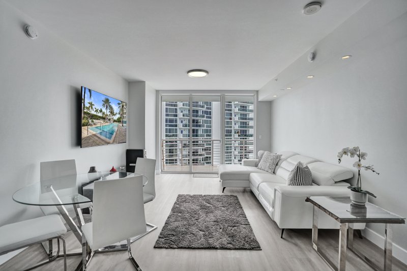 Alquiler de apartamento en Sapphire Condo 1106S