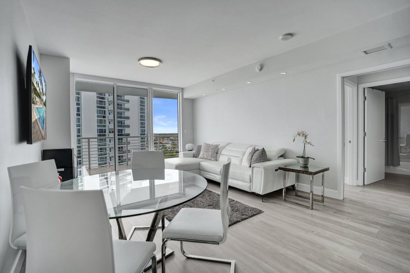 Alquiler de apartamento en Sapphire Condo 1106S