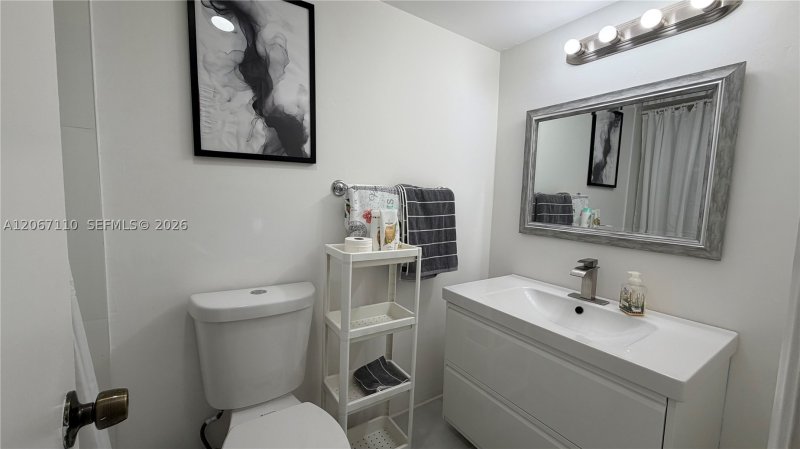 Condo for sale at Imperial Towers 509