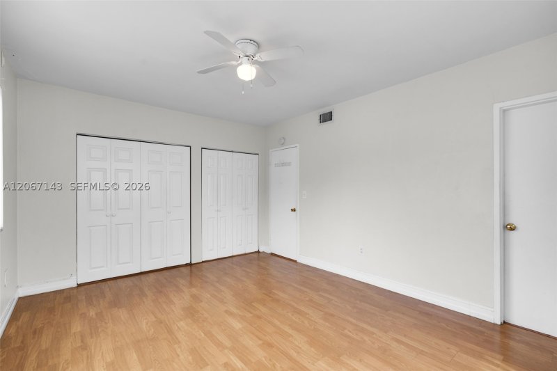 Comprar apartamento no BougainVilla Condo 1