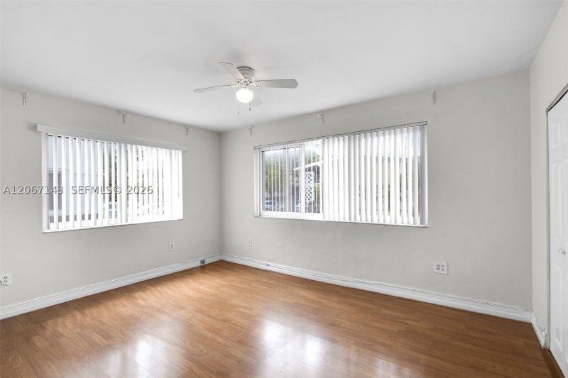 Comprar apartamento no BougainVilla Condo 1