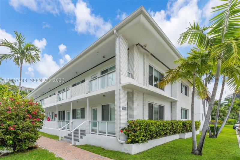 Comprar apartamento no BougainVilla Condo 1